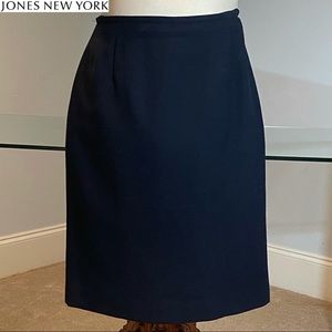 Jones New York 100% wool Skirt Size 12